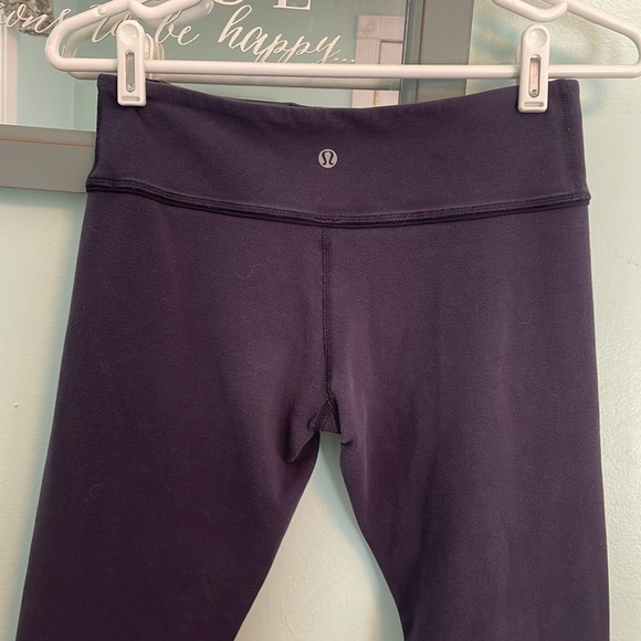 Lululemon wonder under ink blue cropped leggings - Picture 4 of 10